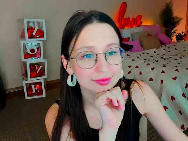 YourLovellyStory webcam