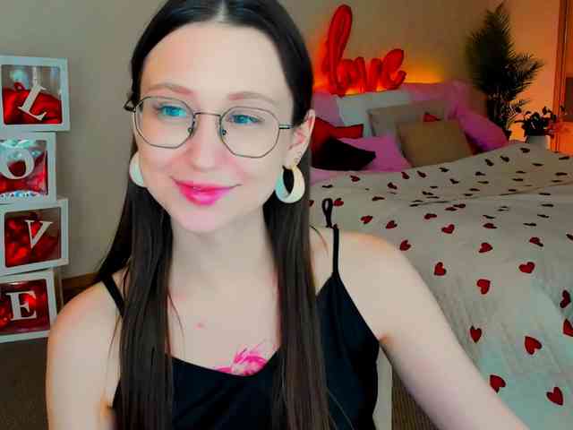 YourLovellyStory webcam