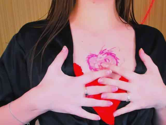 YourLovellyStory webcam