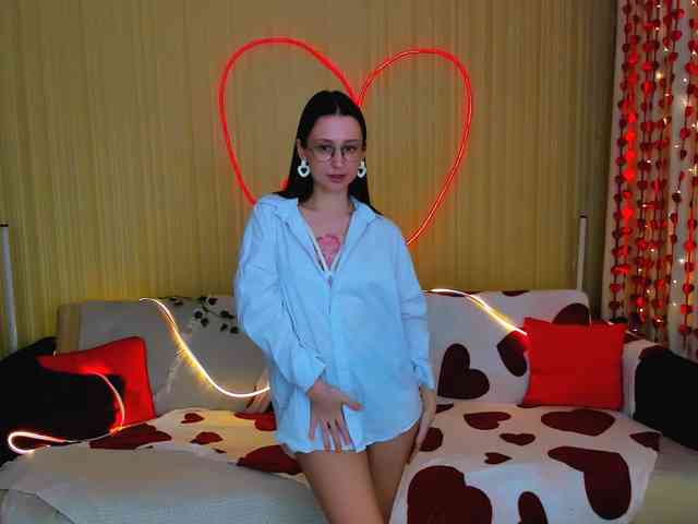 YourLovellyStory webcam