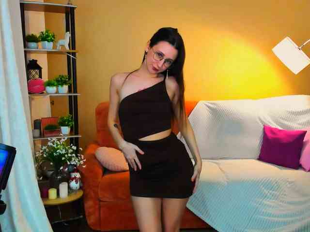 YourLovellyStory webcam