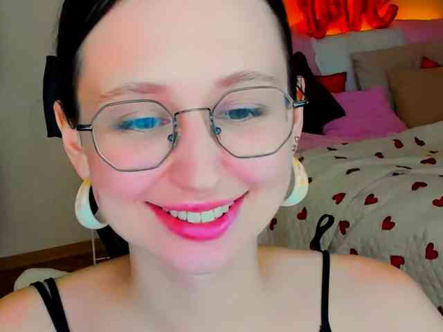 YourLovellyStory webcam