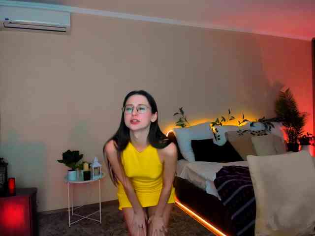 YourLovellyStory webcam