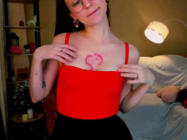 YourLovellyStory webcam