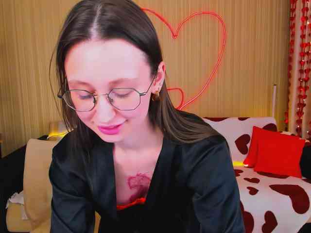 YourLovellyStory webcam