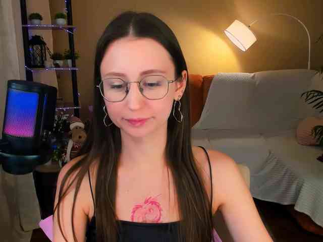 YourLovellyStory webcam