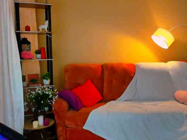 YourLovellyStory webcam