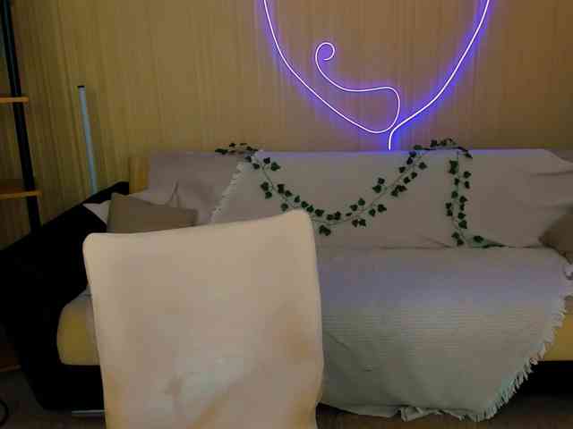 YourLovellyStory webcam