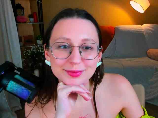 YourLovellyStory webcam