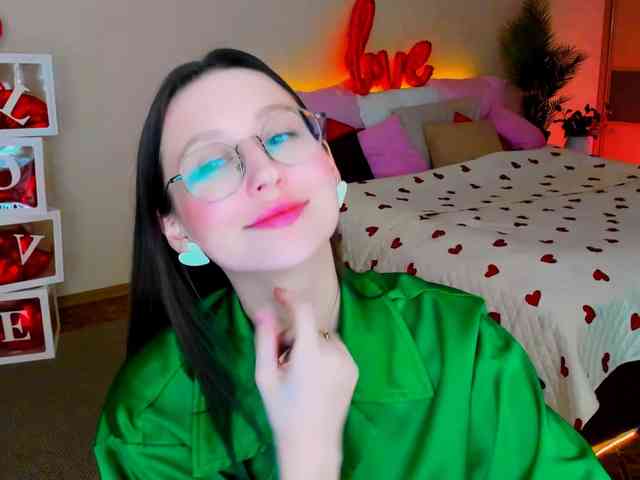 YourLovellyStory webcam