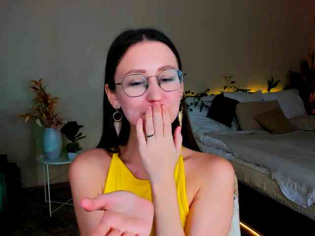 YourLovellyStory webcam