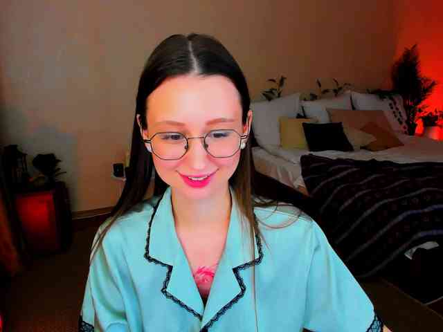 YourLovellyStory webcam