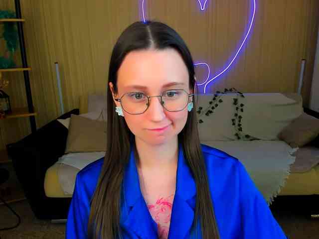 YourLovellyStory webcam