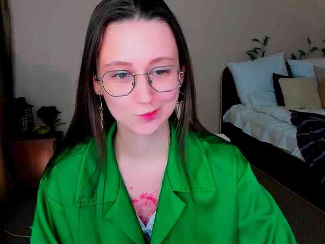 YourLovellyStory webcam