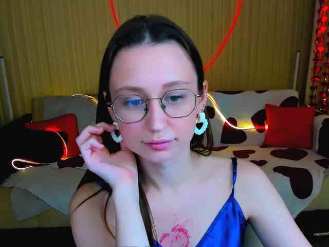 YourLovellyStory webcam