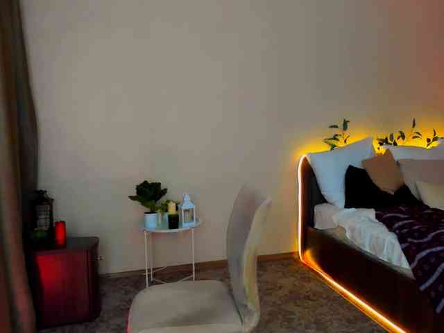 YourLovellyStory webcam