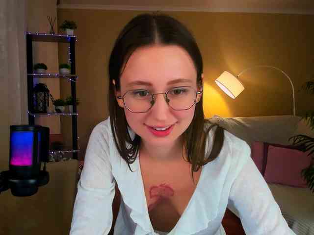 YourLovellyStory webcam