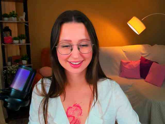 YourLovellyStory webcam