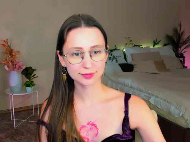 YourLovellyStory webcam