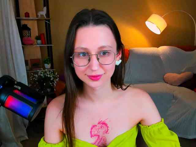 YourLovellyStory webcam