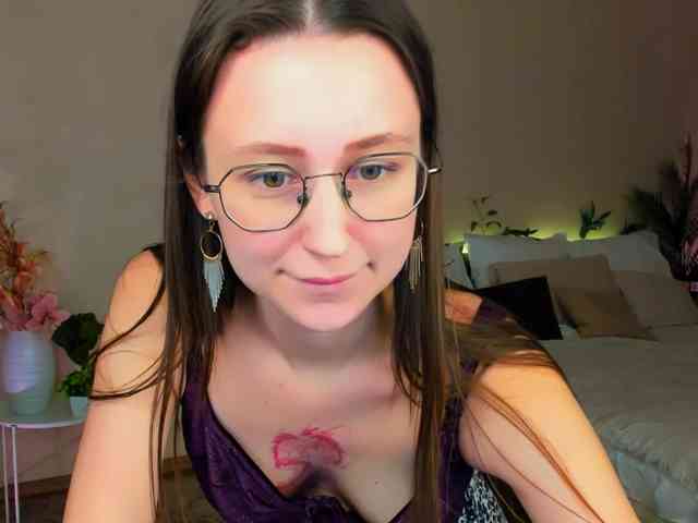 YourLovellyStory webcam