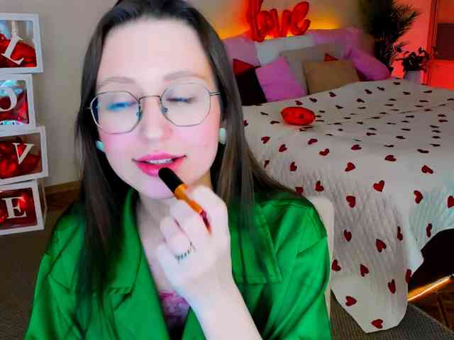 YourLovellyStory webcam