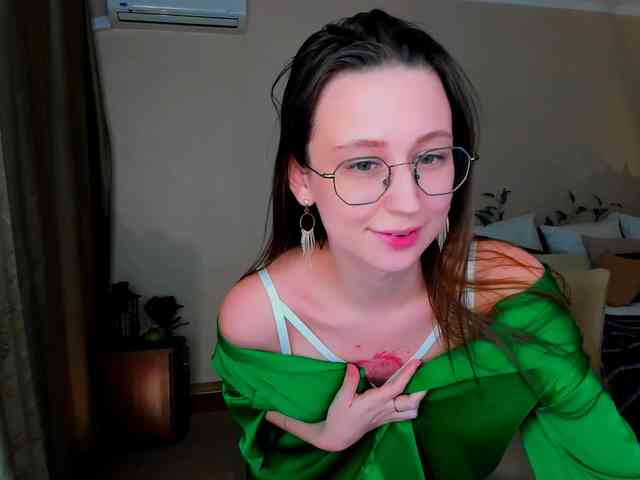 YourLovellyStory webcam