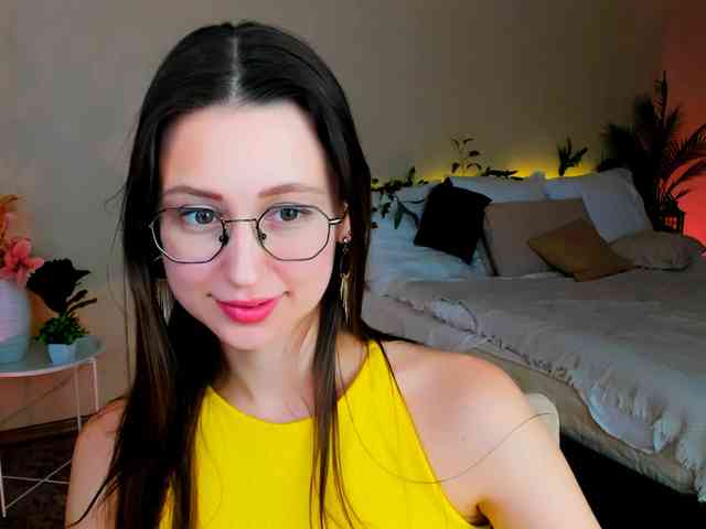 YourLovellyStory webcam