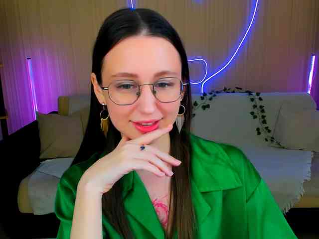 YourLovellyStory webcam