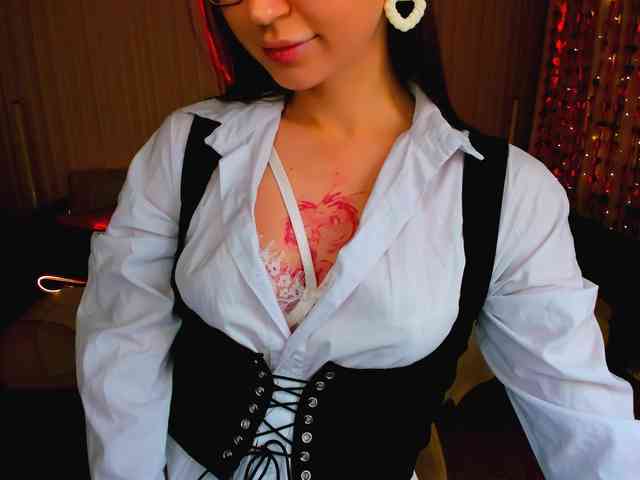 YourLovellyStory webcam