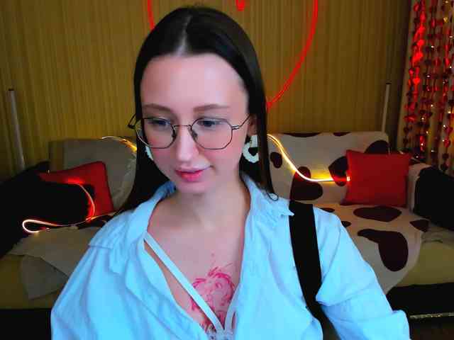 YourLovellyStory webcam