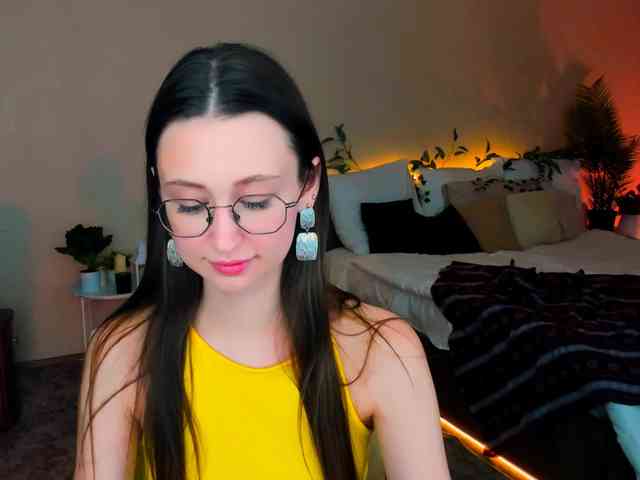 YourLovellyStory webcam