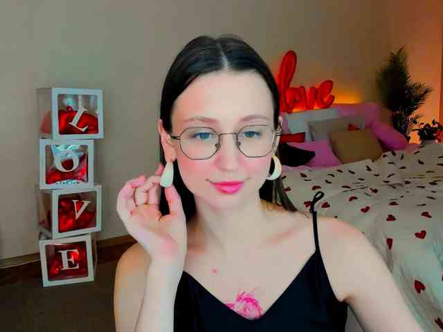 YourLovellyStory webcam