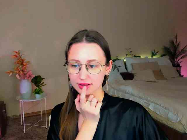 YourLovellyStory webcam