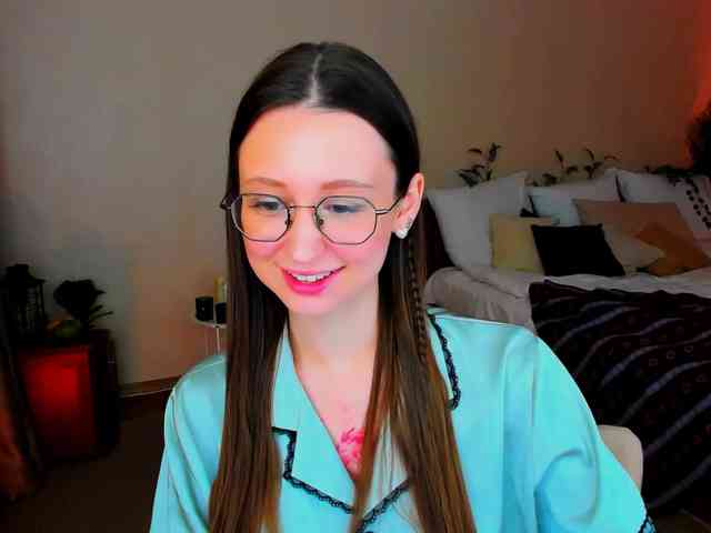 YourLovellyStory webcam