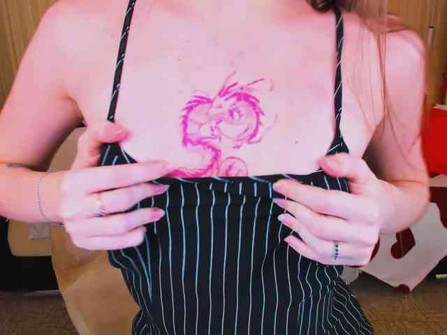 YourLovellyStory webcam