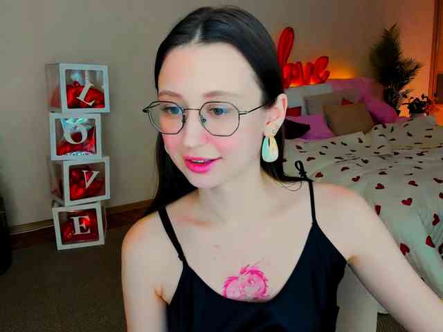 YourLovellyStory webcam