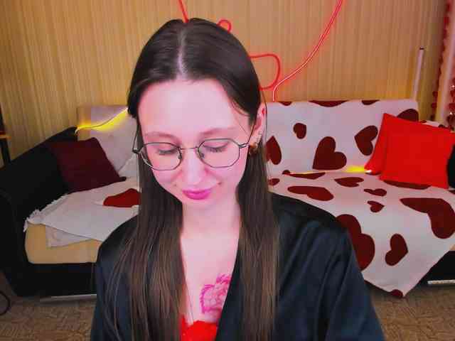 YourLovellyStory webcam