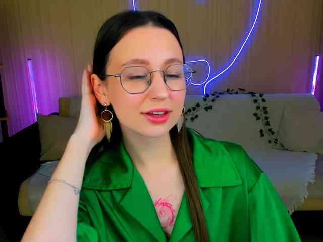 YourLovellyStory webcam