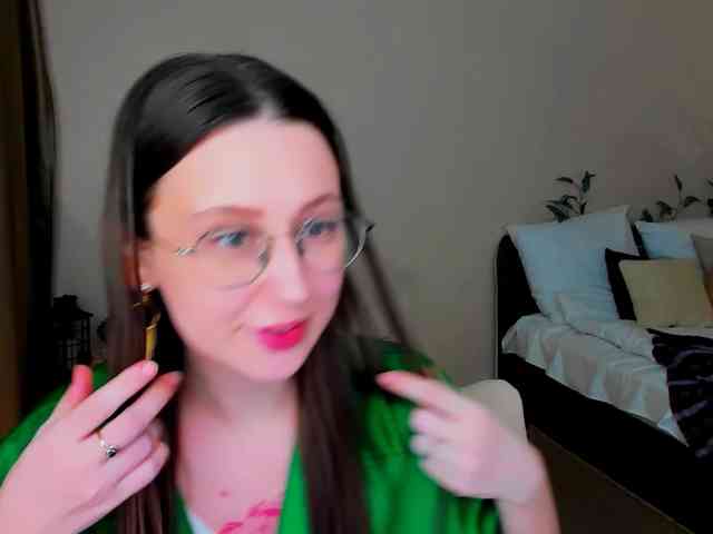 YourLovellyStory webcam