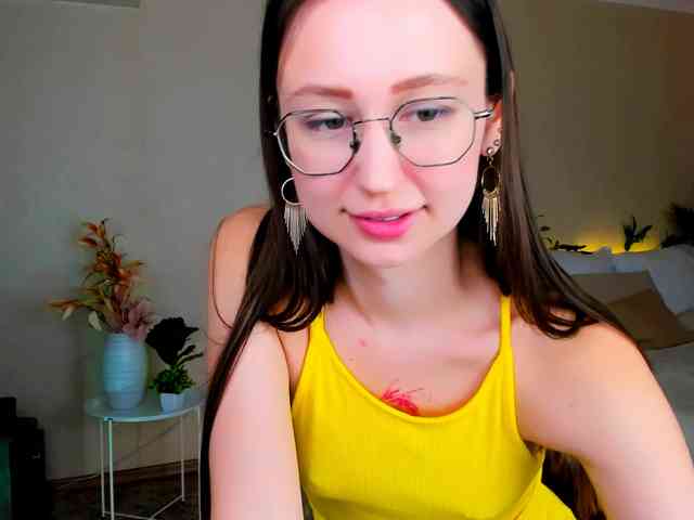 YourLovellyStory webcam
