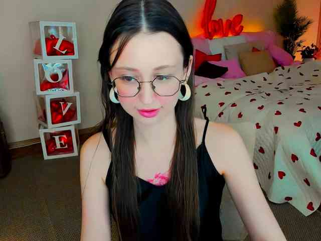 YourLovellyStory webcam