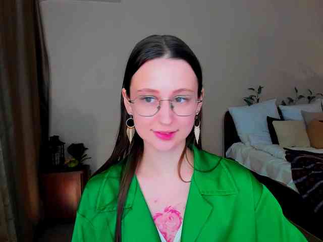 YourLovellyStory webcam