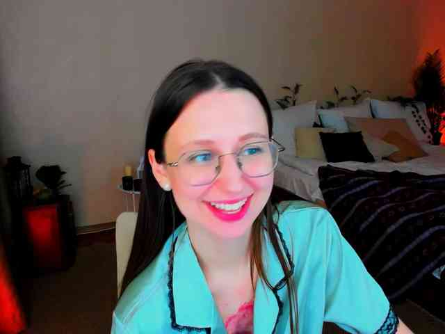 YourLovellyStory webcam