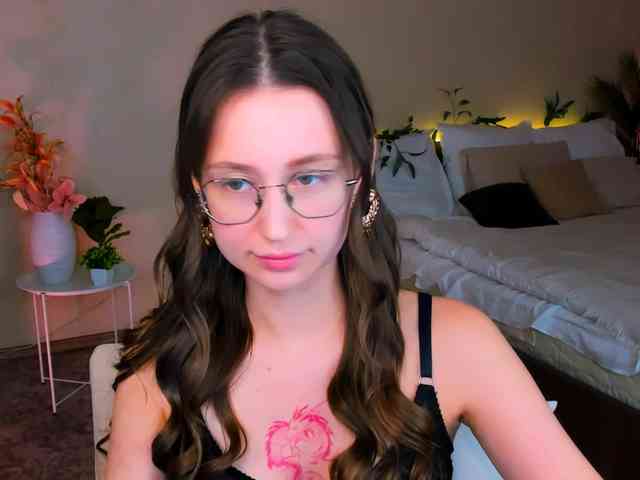 YourLovellyStory webcam