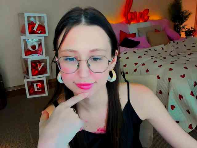 YourLovellyStory webcam