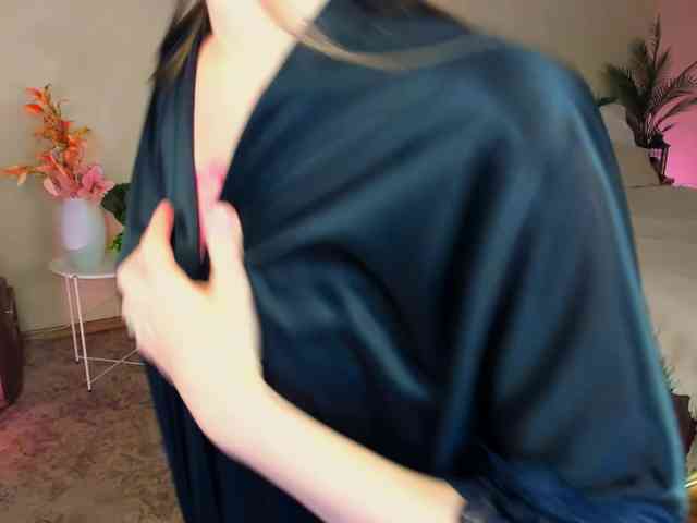 YourLovellyStory webcam