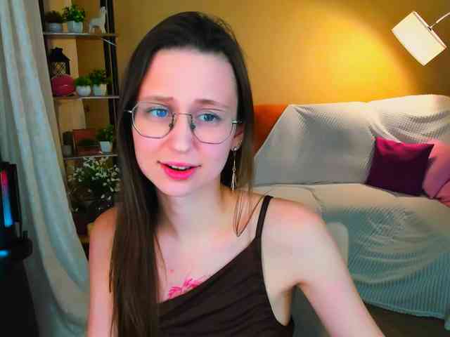 YourLovellyStory webcam