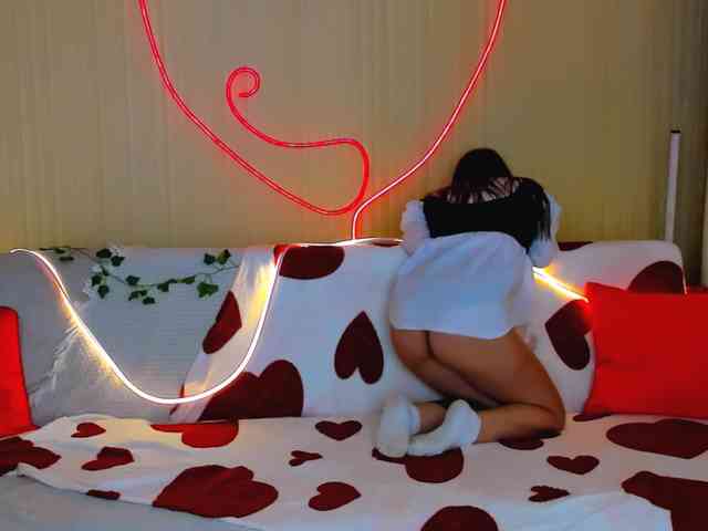 YourLovellyStory webcam