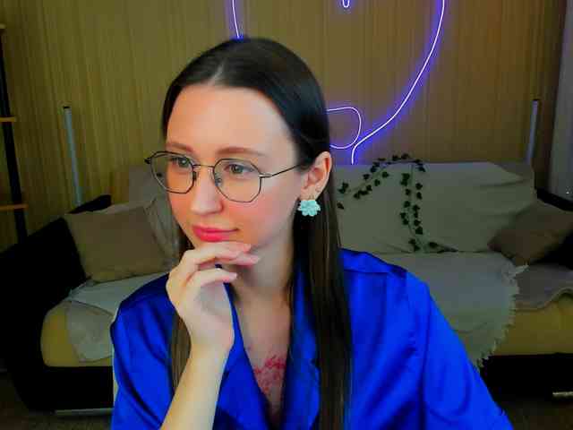 YourLovellyStory webcam